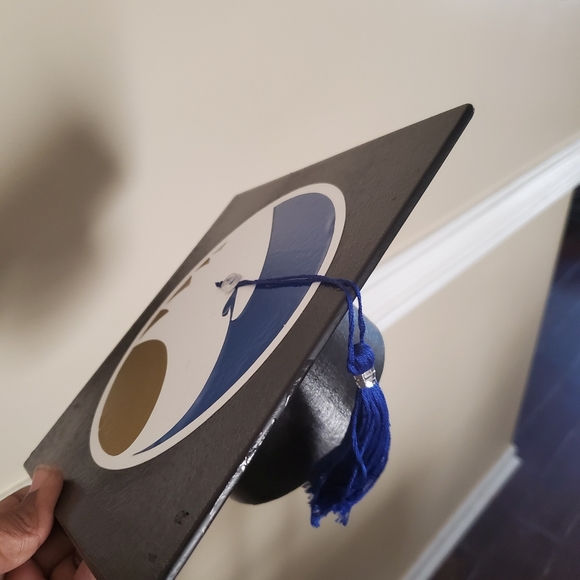 Personalized Graduation Cap Centerpieces - Picture 4 of 4